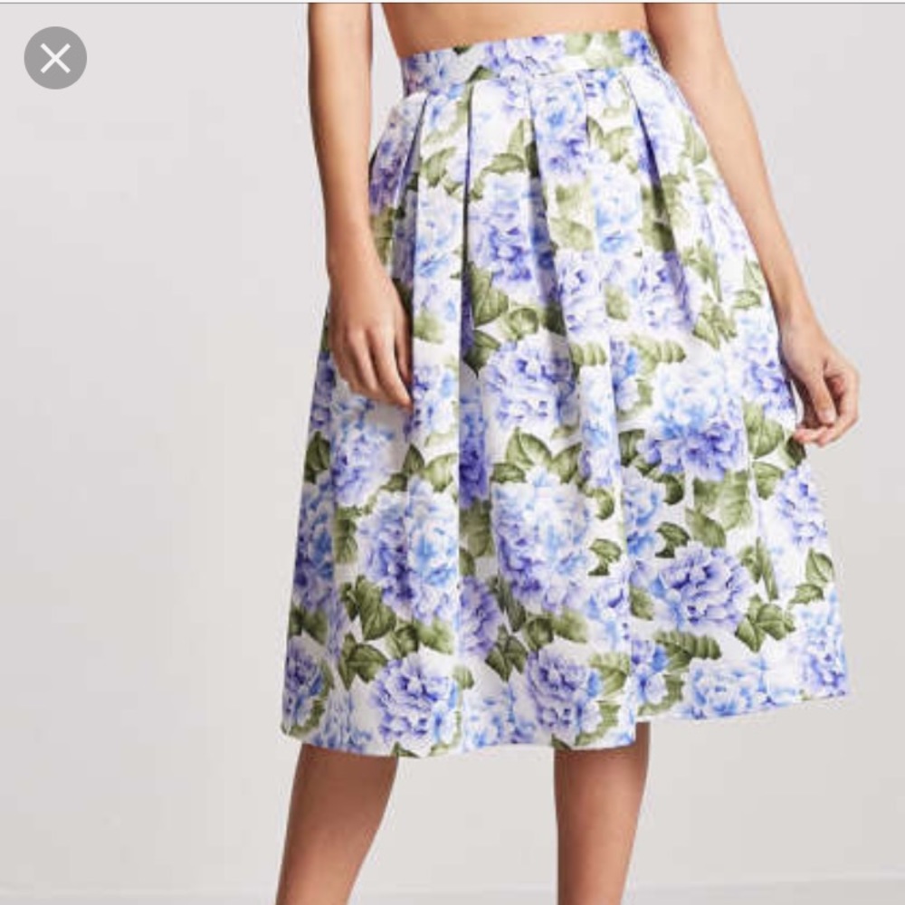 NWT blue floral skirt